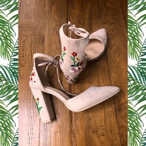 FLORAL LACE UP HEELS- ELEGANT 8.5